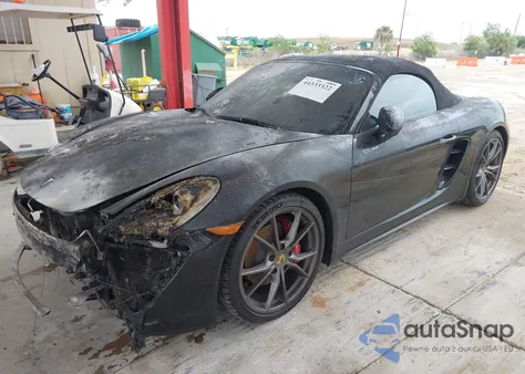 2024 Porsche 718 Boxster S z USA, uszkodzony, nr VIN WP0CB2A82RK223584
